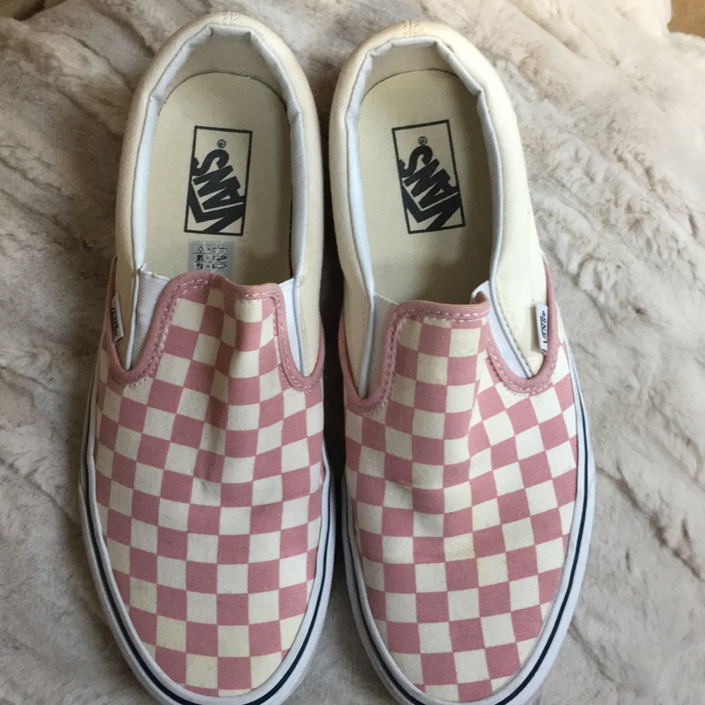 Size 10.5 Classic slip-on checkerboard zephyr pink